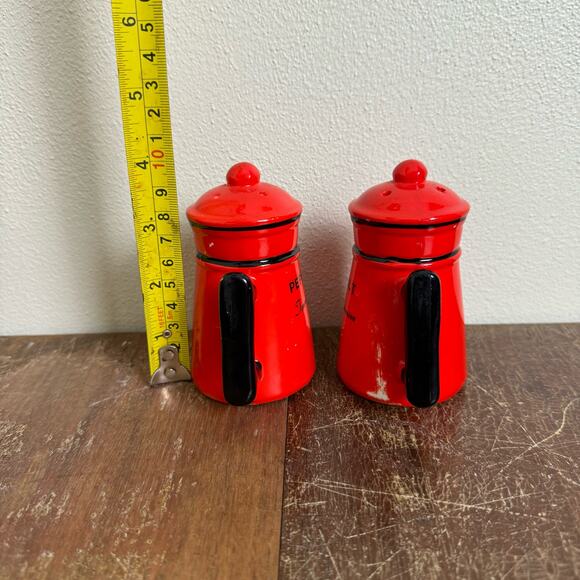 Tennessee Souvenir Red Black Coffee Pot Percolator Salt and Pepper Shakers - Picture 4 of 7